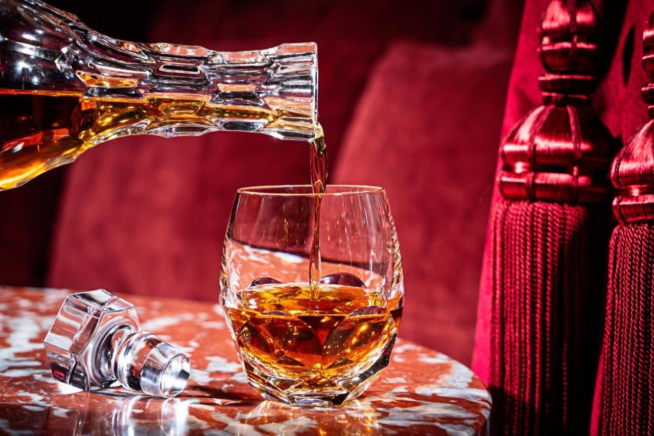 Riggs Washington Dc Hotel Exterior foto A glass of cognac