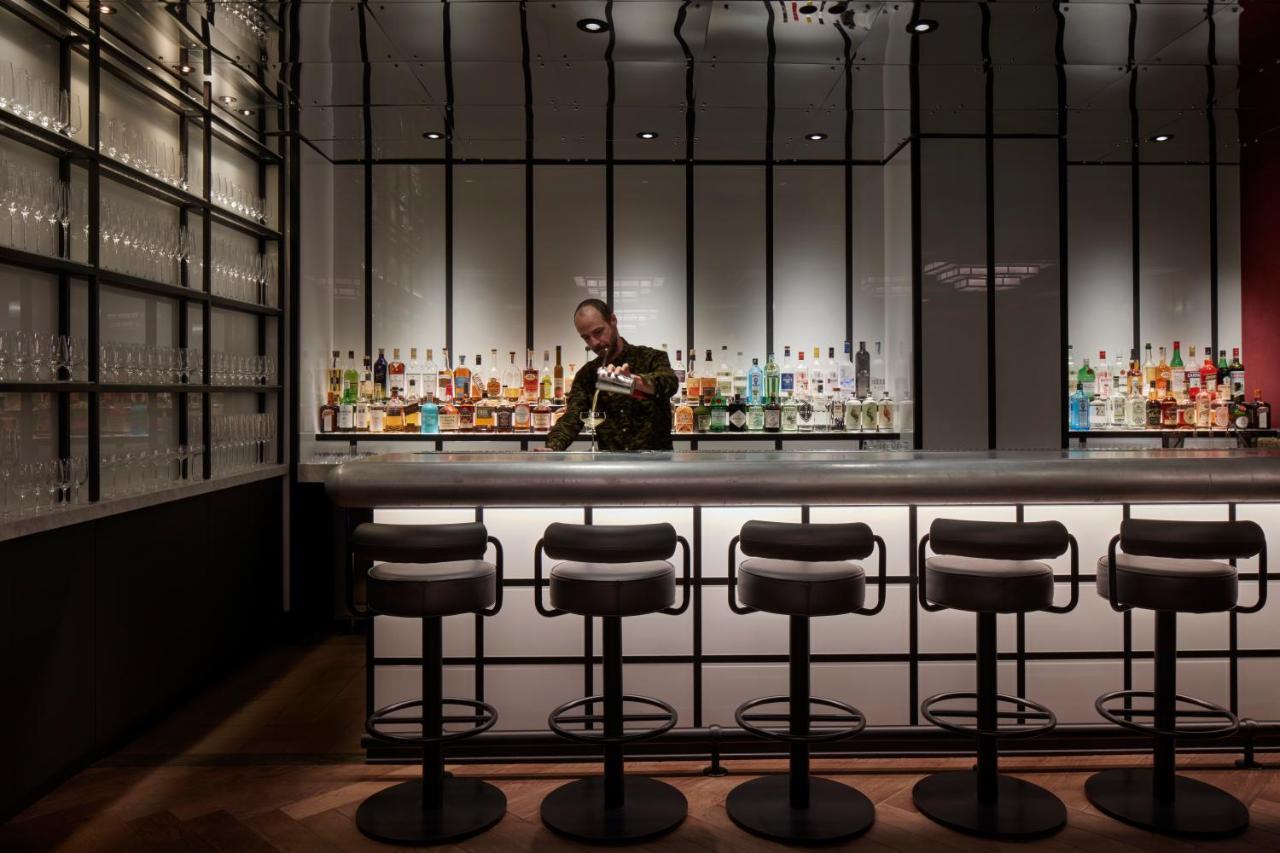 Riggs Washington Dc Hotel Exterior foto The bar at the London Edition