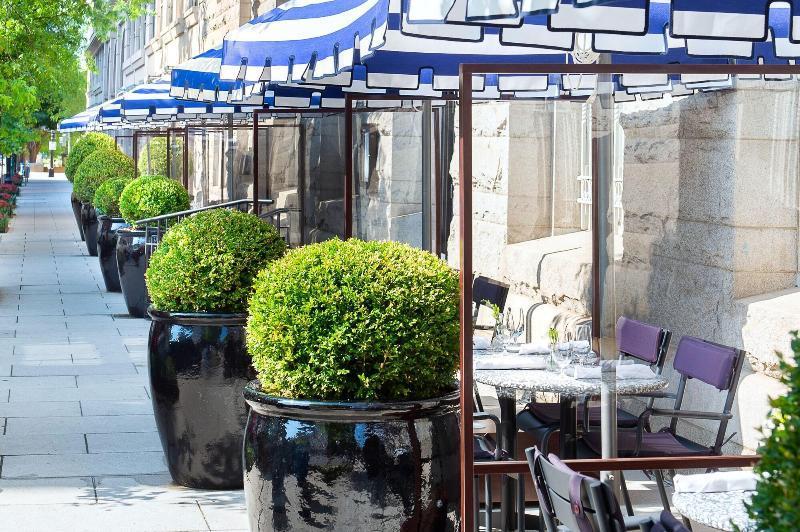 Riggs Washington Dc Hotel Exterior foto The restaurant's terrace